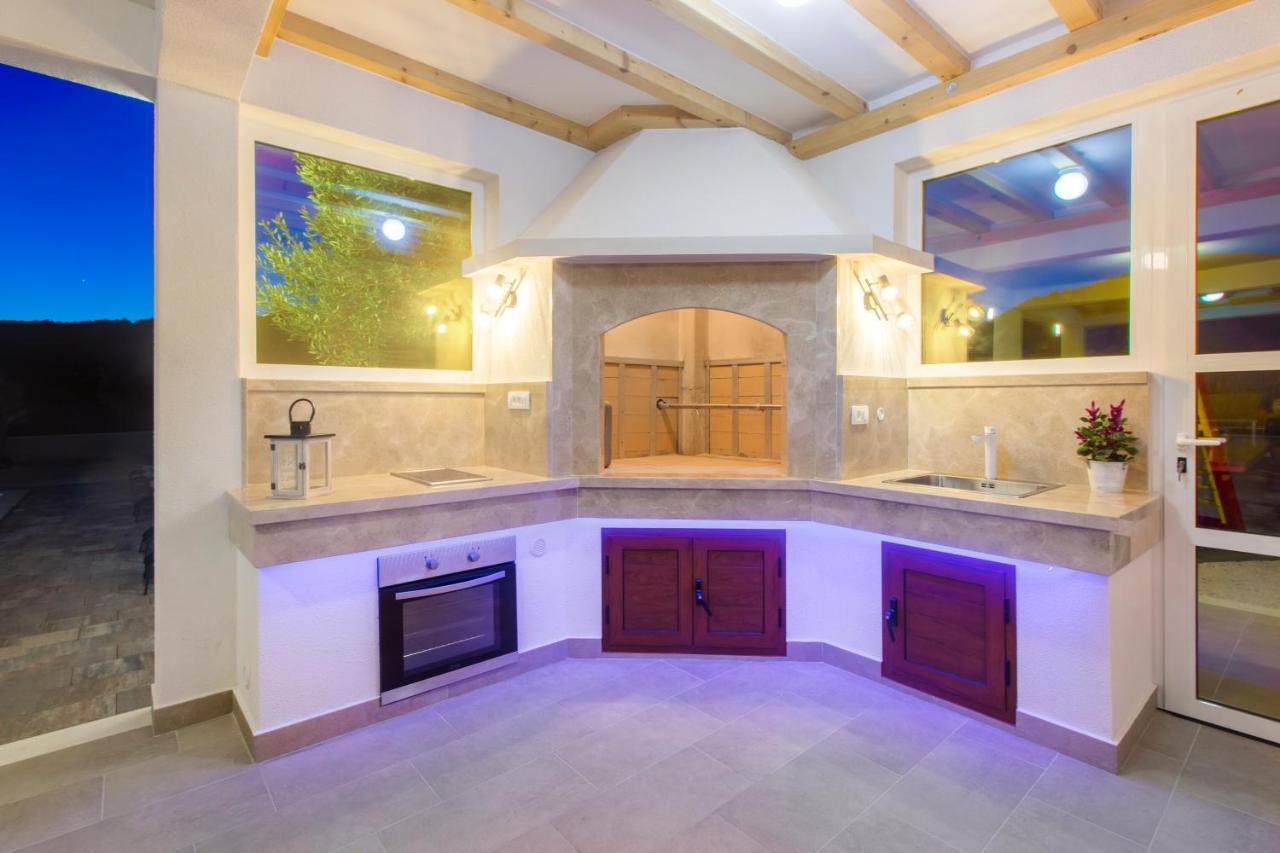Villa Antonia With Heated Pool Dograde Exterior foto